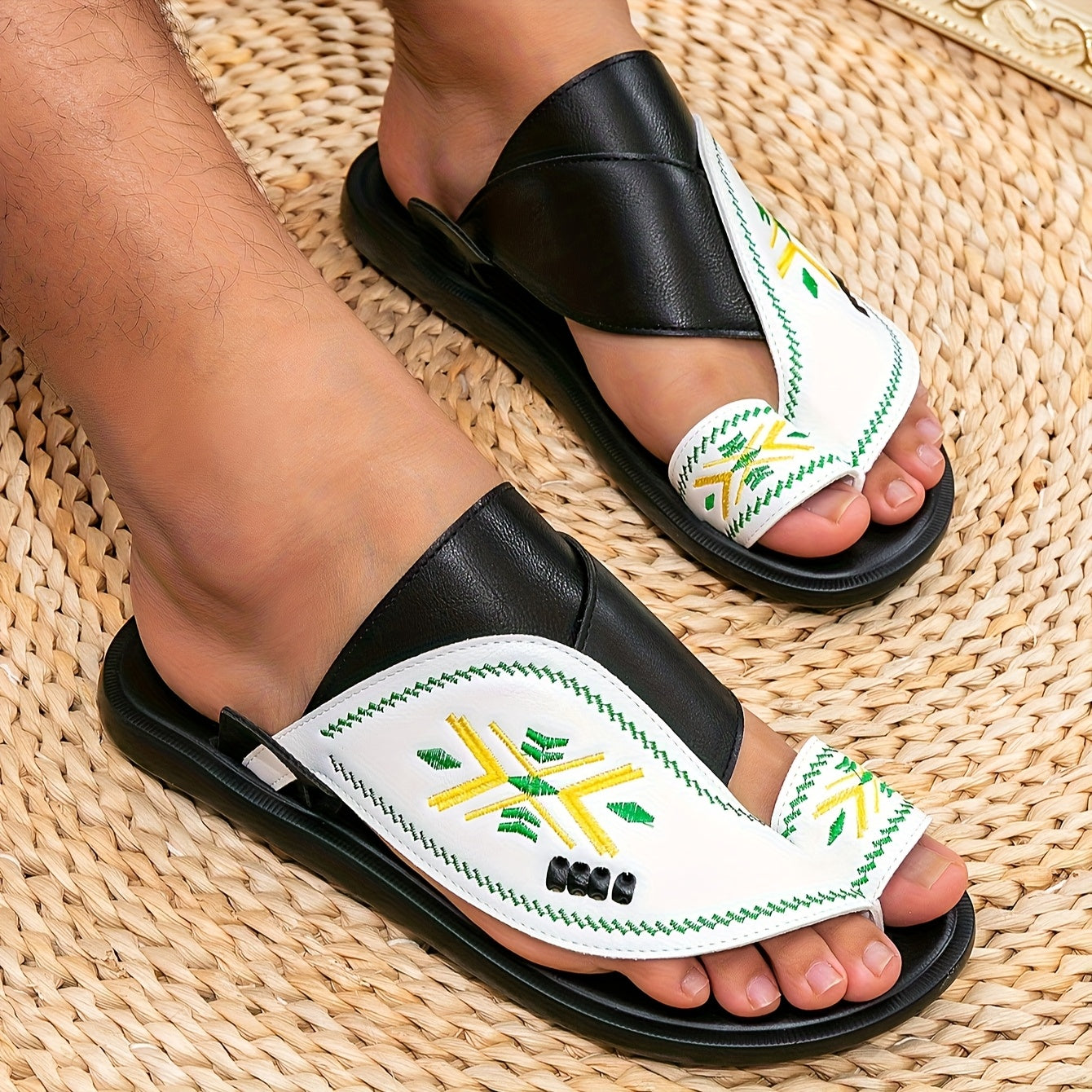 ســيــفان صندل مطرّز