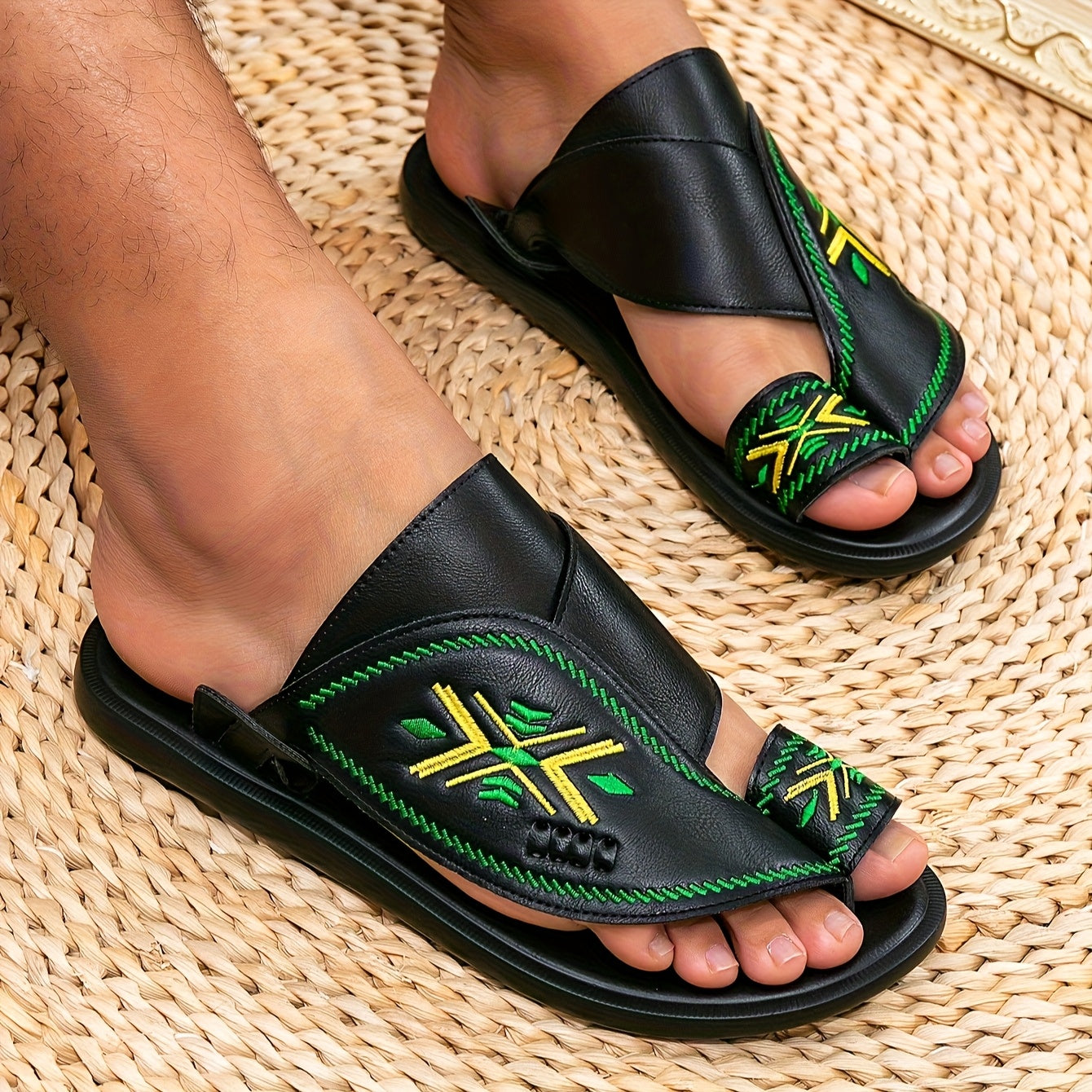 ســيــفان صندل مطرّز