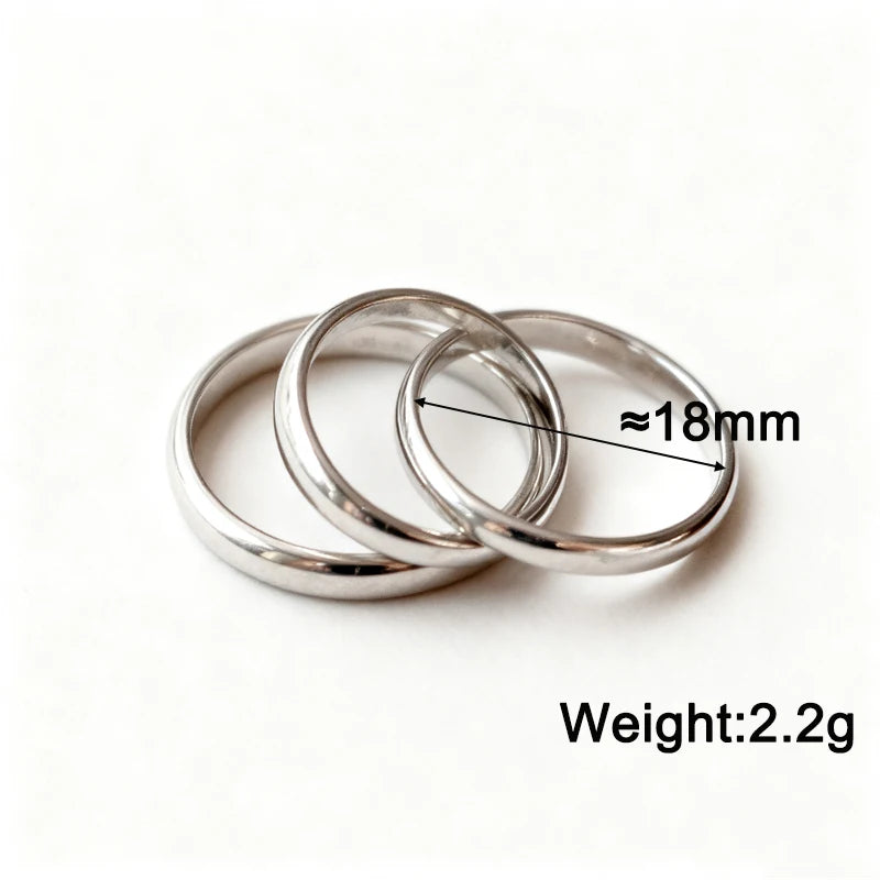 Elegant Triple Interlocking Ring – Stackable Three-Layer Statement Band for Women