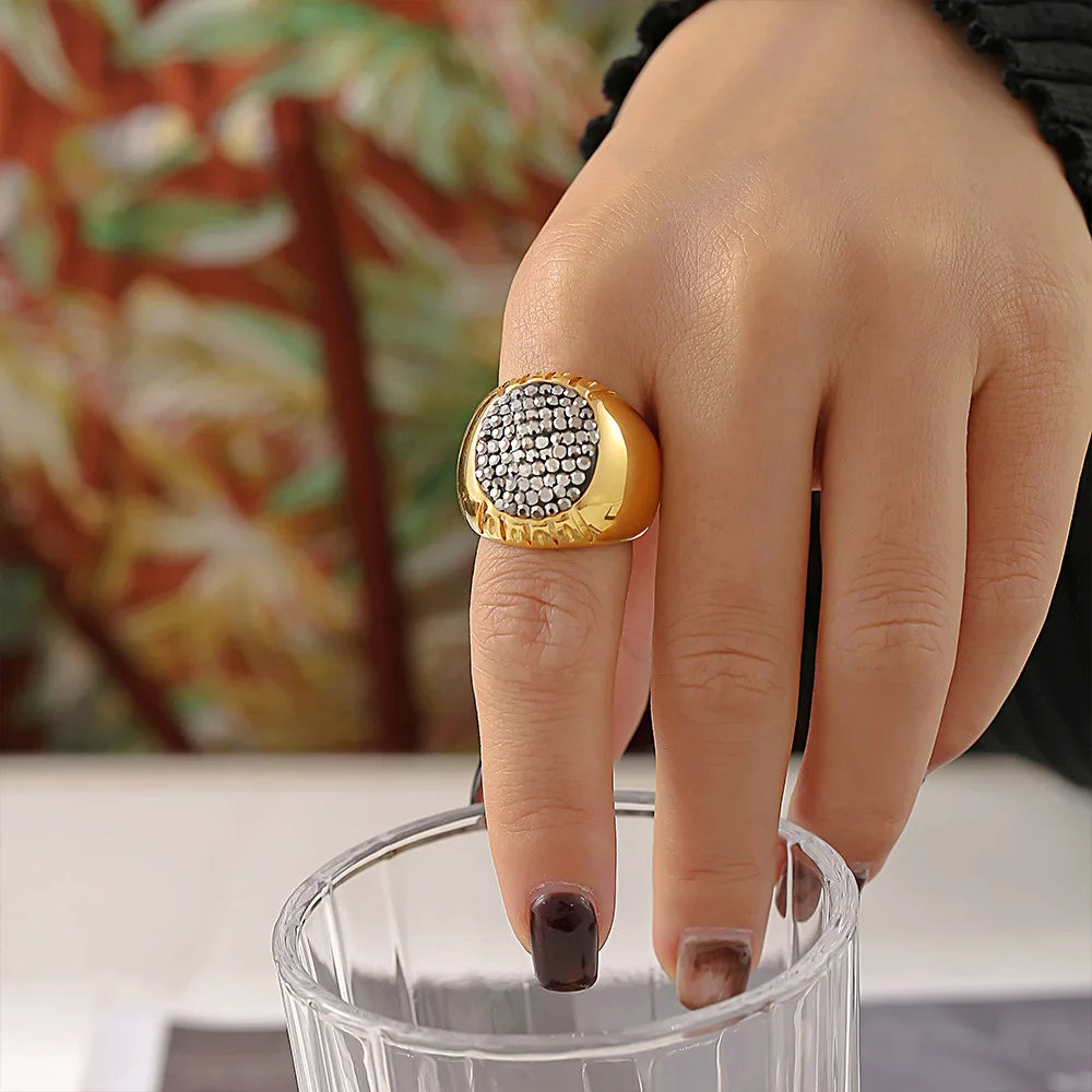 Women's Luxury Rhinestone Statement Ring – 18K Gold Plated Stainless Steel (Waterproof)