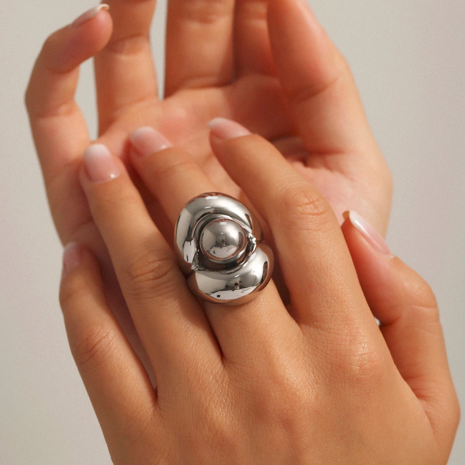 Hollow Spherical Stainless Steel Chunky Ring