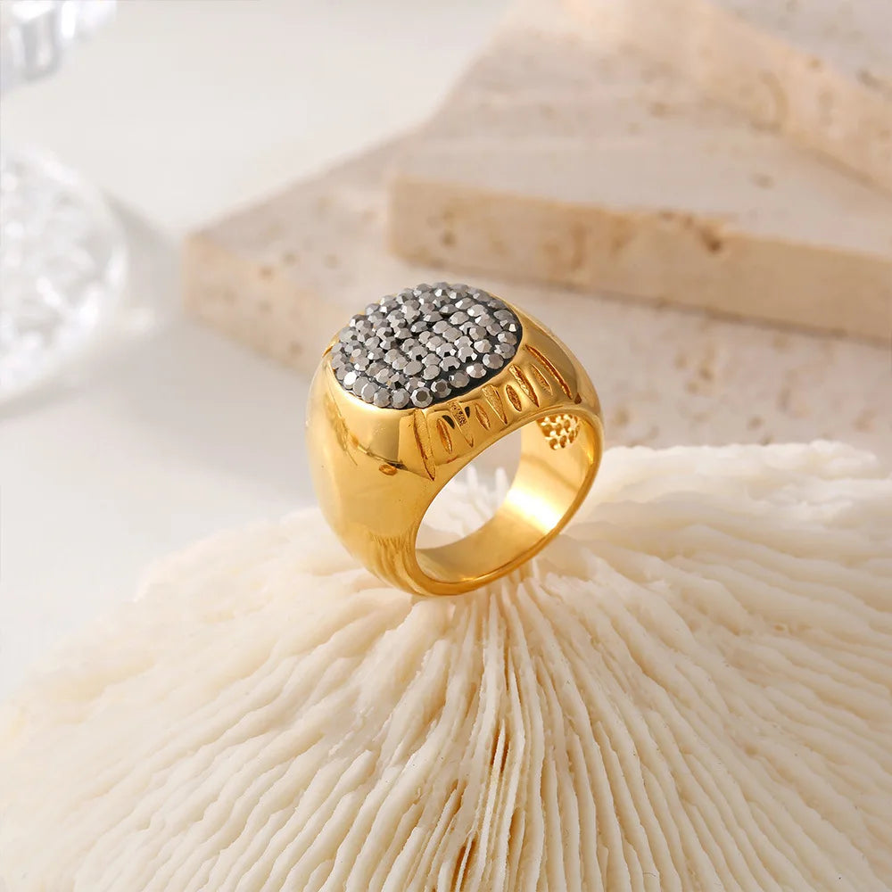 Women's Luxury Rhinestone Statement Ring – 18K Gold Plated Stainless Steel (Waterproof)