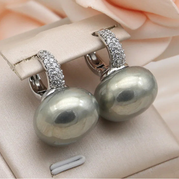 Bread Pearl Dangle Earrings – Elegant Round Drop Design