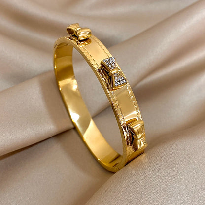 Fashion Stainless Steel Flower Inlay Rhinestone