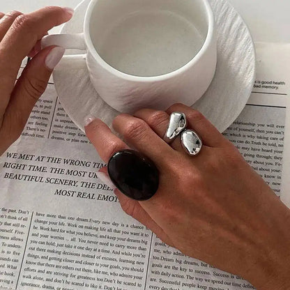 Women's Retro Chunky Resin Ring – Wide Water Drop Design (Punk Aesthetic)