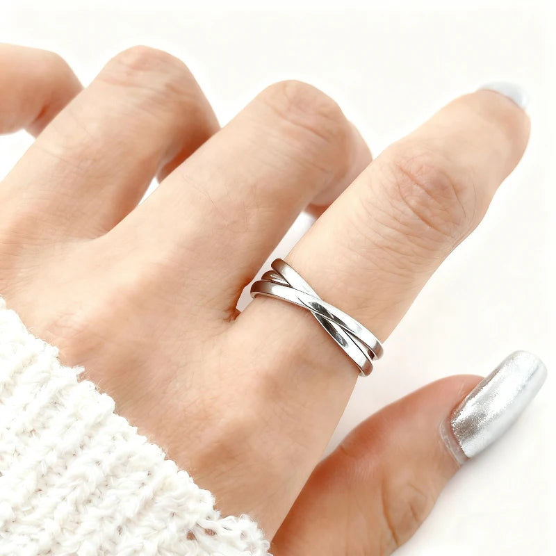 Elegant Triple Interlocking Ring – Stackable Three-Layer Statement Band for Women
